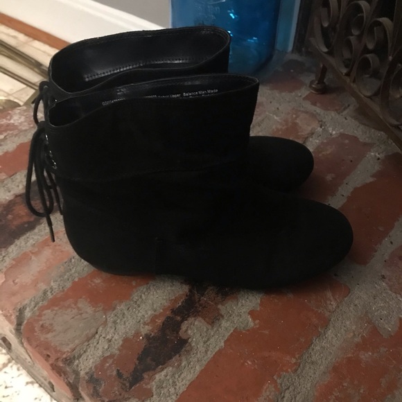Boots Size 4 - Picture 1 of 3
